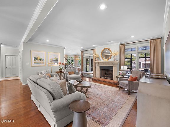 3rd image of 54 Laurelwood Cv