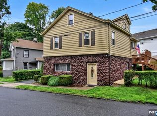 7 Lafayette Pl, Waldwick, NJ 07463