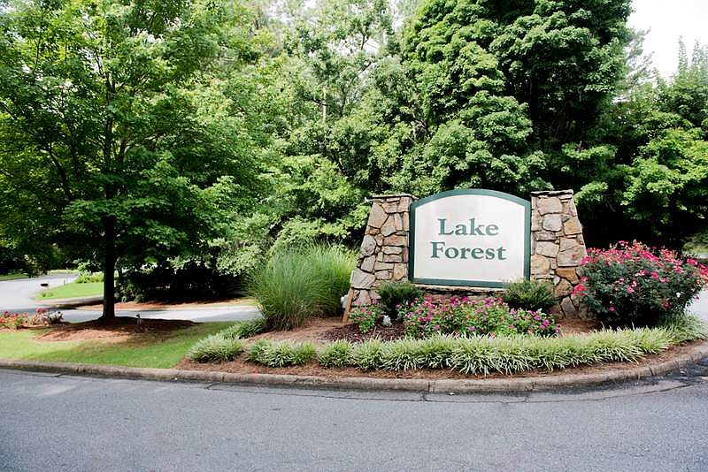 1st image of 760 Lake Forest Pass
