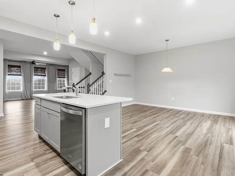 13 Dover Ct — Photo 6