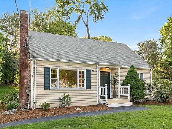 2nd image of 7 Haven Ln