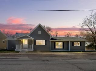 621 W Saint Louis St, De Soto, MO 63020