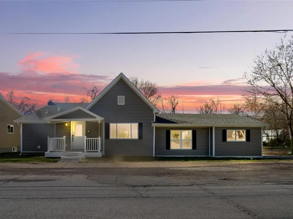 621 W Saint Louis St, De Soto, MO 63020