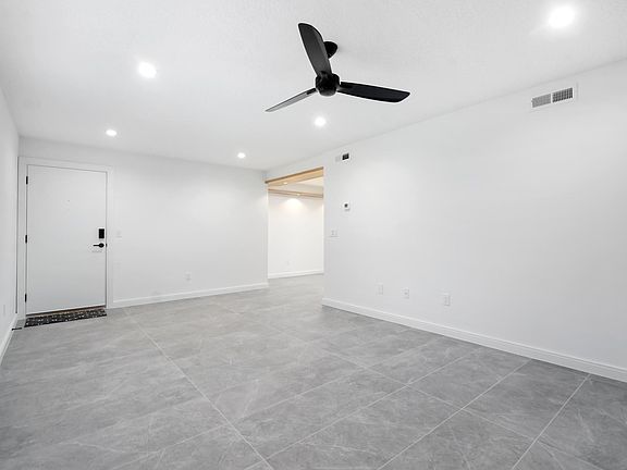 3rd image of 5467 Hansel Ave #17