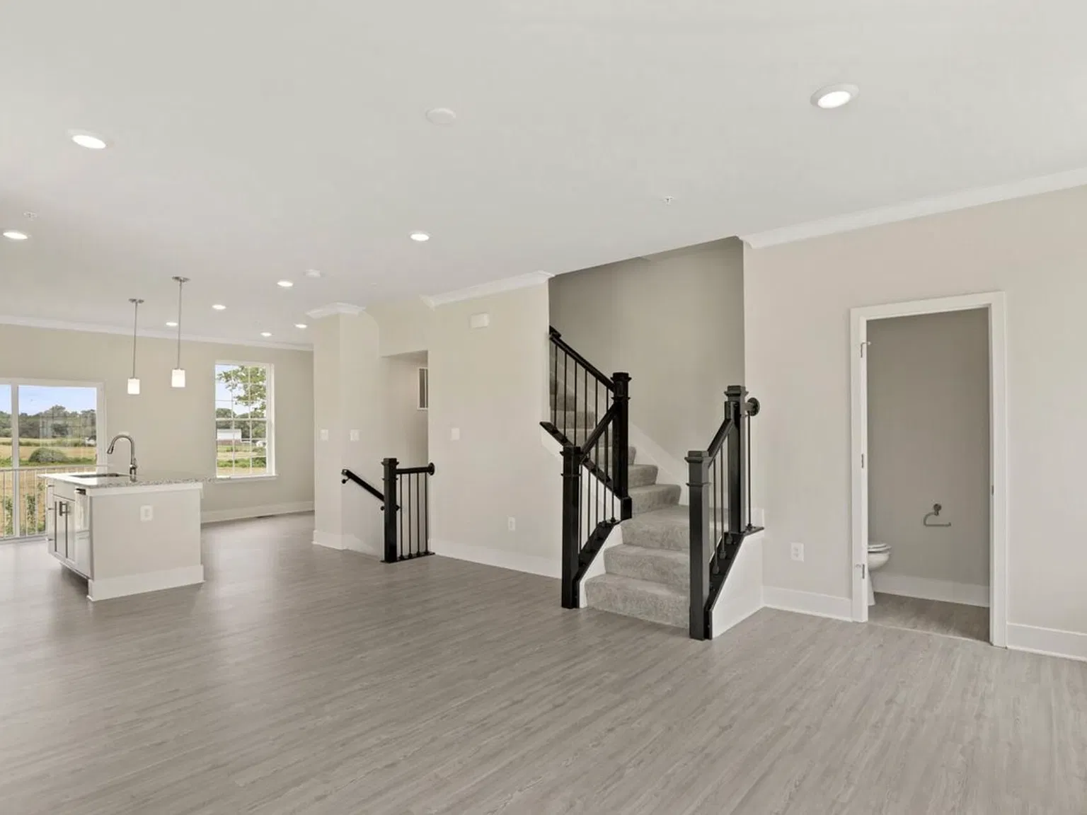 3 bed, 3.5 bath, 1900 sqft, $2,700 — Photo 4