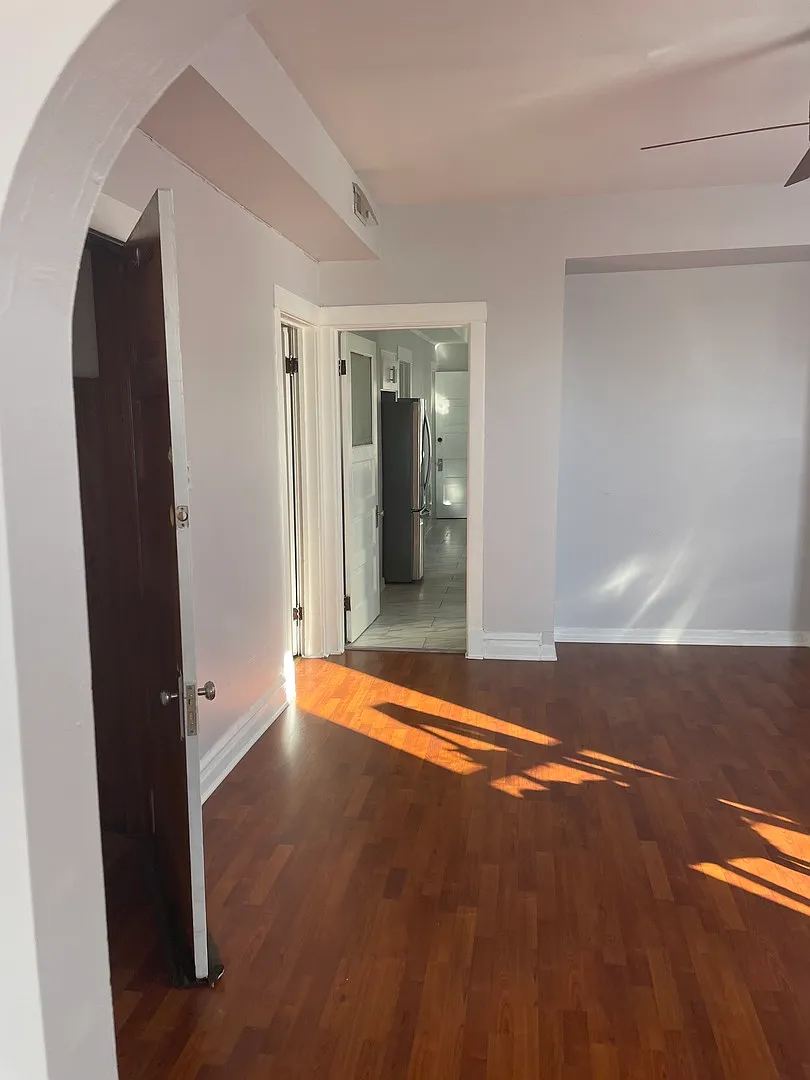 3 bed, $1,800 — Photo 3