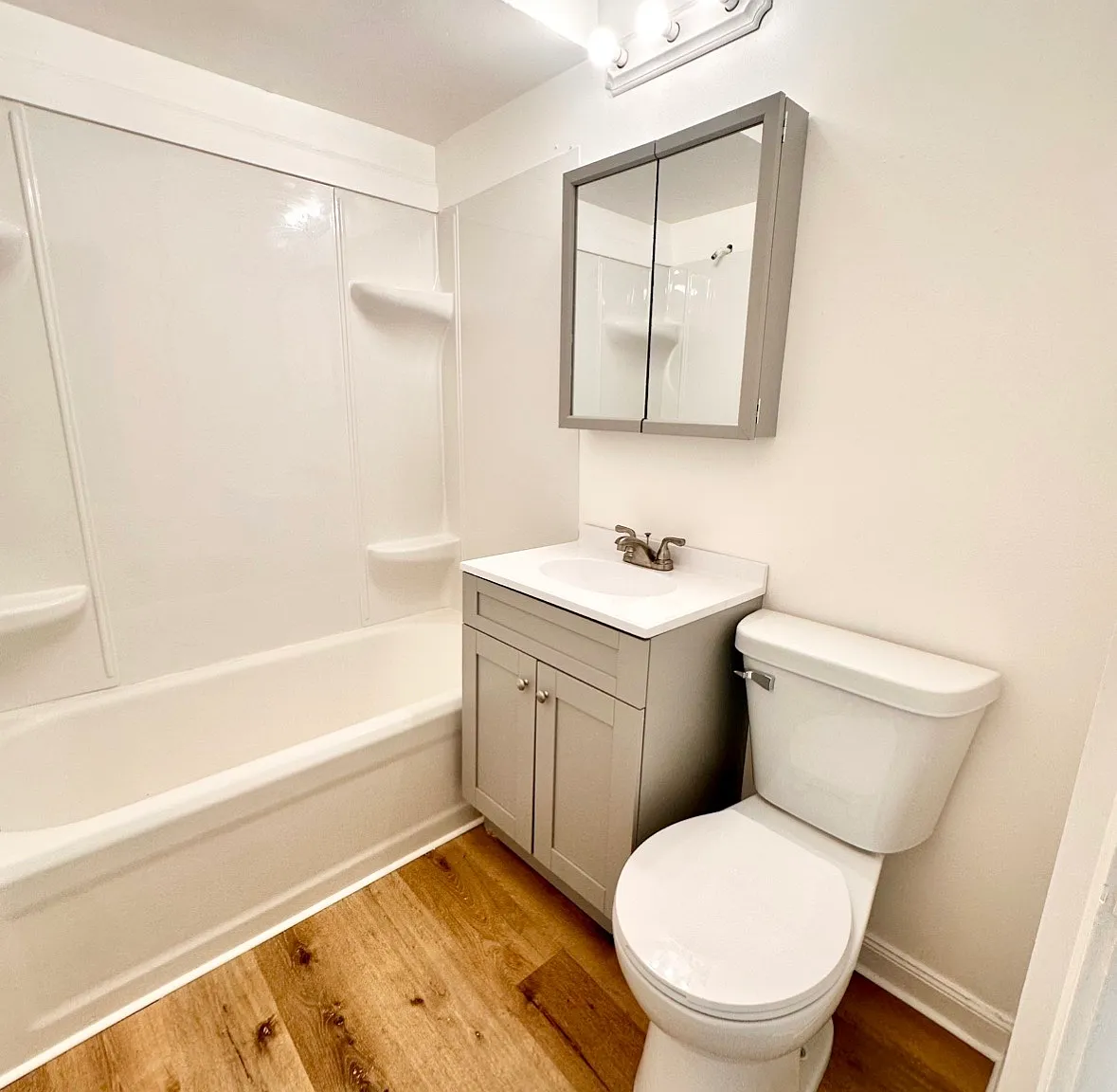 1 bed, 750 sqft, $1,050 — Photo 4