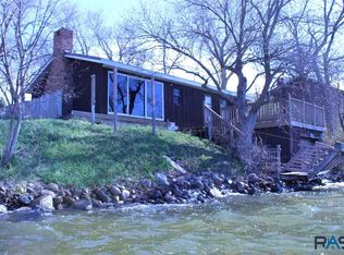 3676 Edgewater Dr, Gary, SD 57237