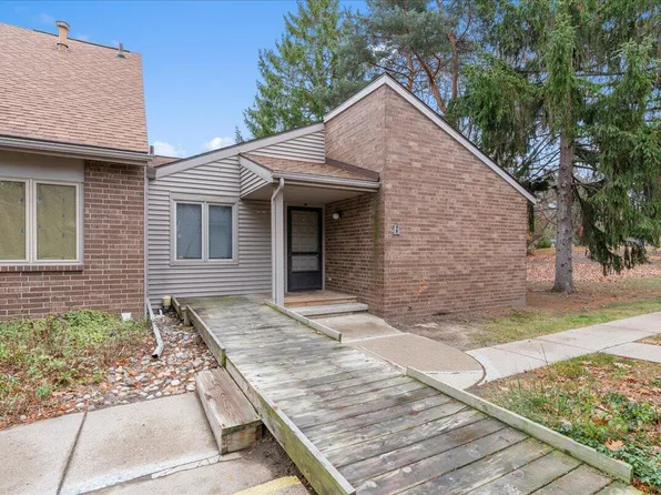 1005 Grenoble Dr Unit H, Lansing, MI 48917