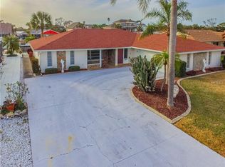 8065 Island Dr, Port Richey, FL 34668