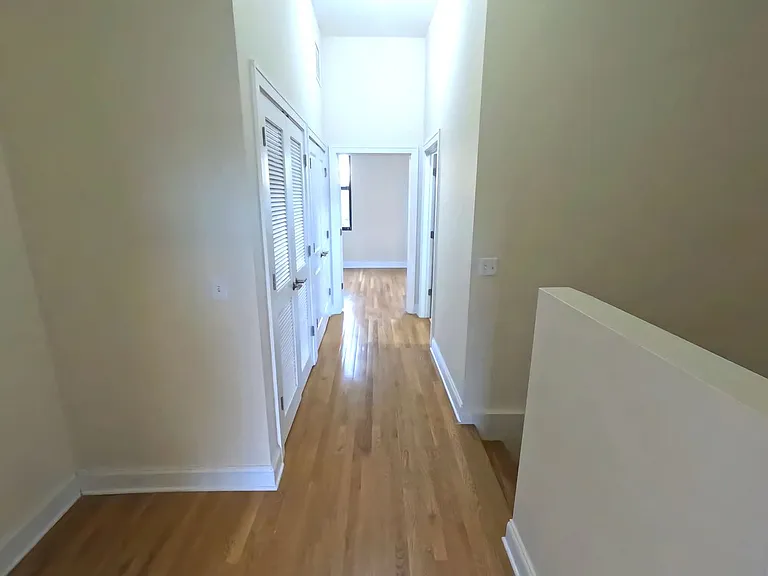 2764 N Milwaukee Ave — Photo 37