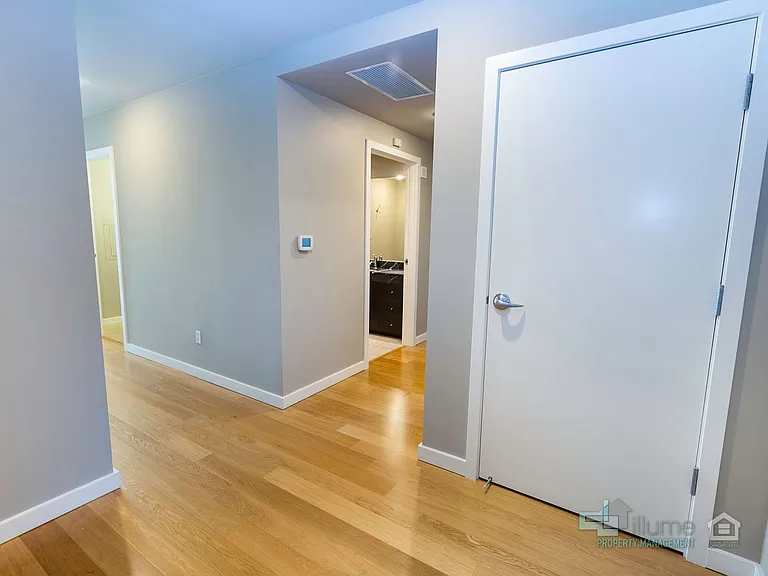 1920 SW River Dr #202 — Photo 14