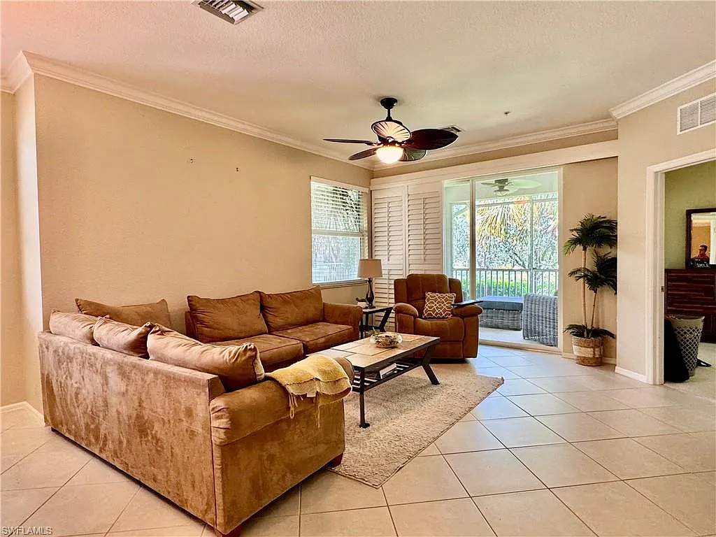 3 bed, 2.0 bath, 1725 sqft, $2,200 — Photo 4
