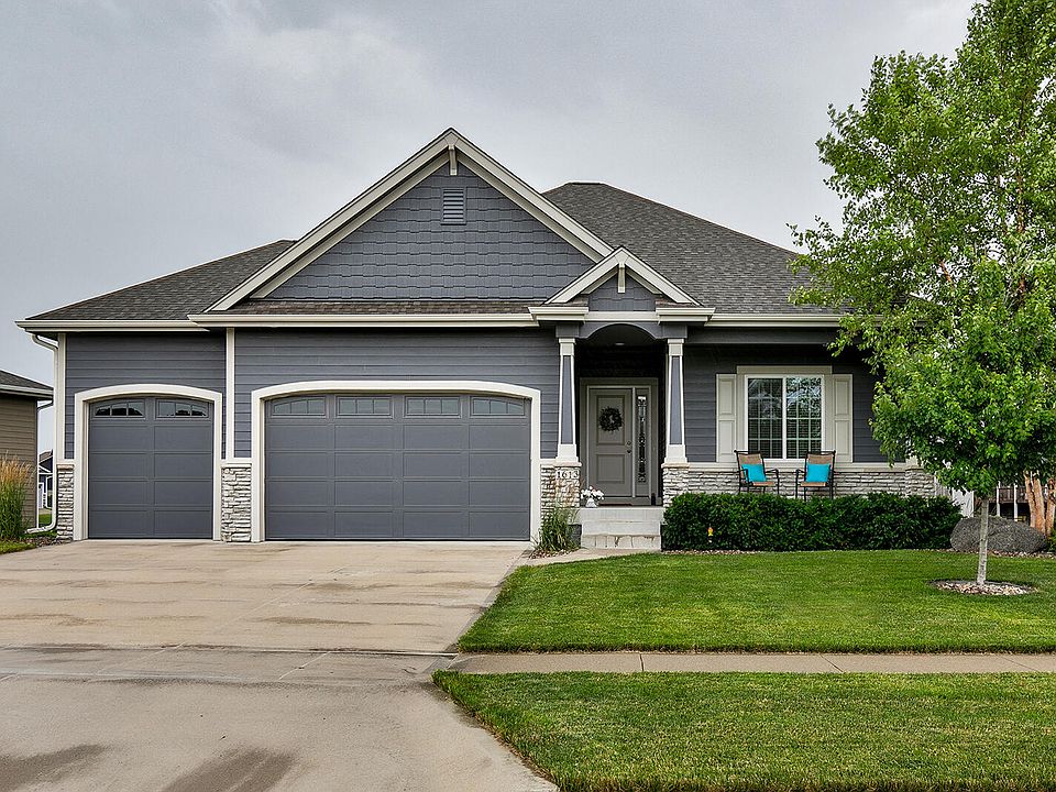 1st image of 1613 NW Pine View Cir