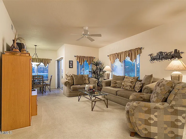 7401 W Arrowhead Clubhouse Dr #1086 — Photo 2