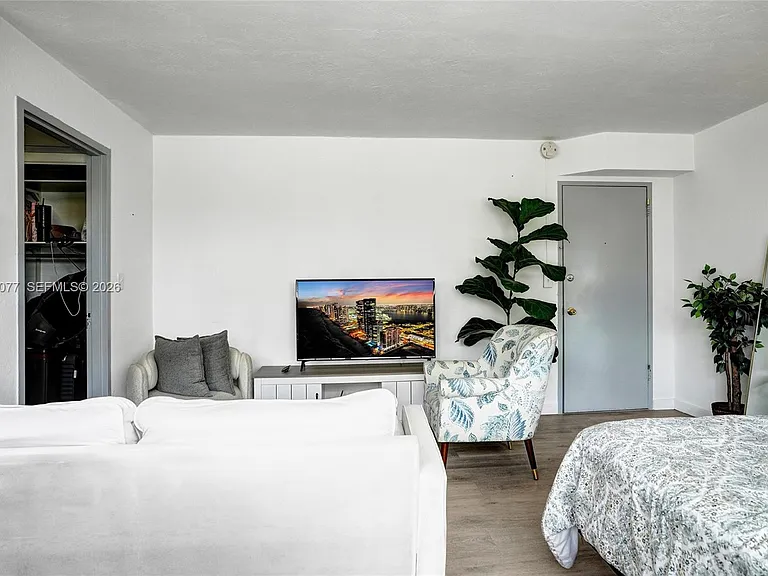 6484 Indian Creek Dr #208 — Photo 9