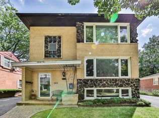 91 E Burlington St, Riverside, IL 60546