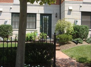 12074 Chancery Station Cir, Reston, VA 20190