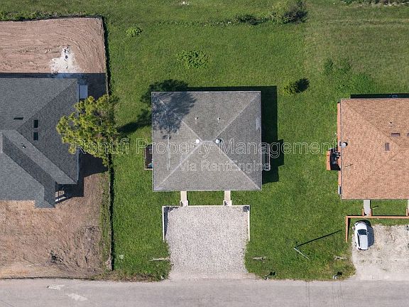 4th image of 210 Ichabod Ave S