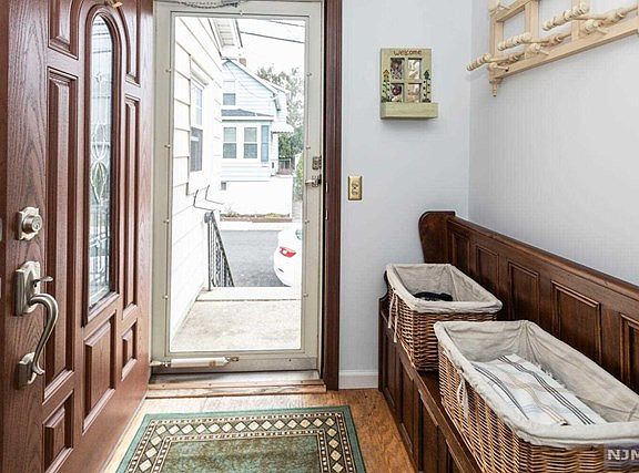 4th image of 18 Park Ave #20