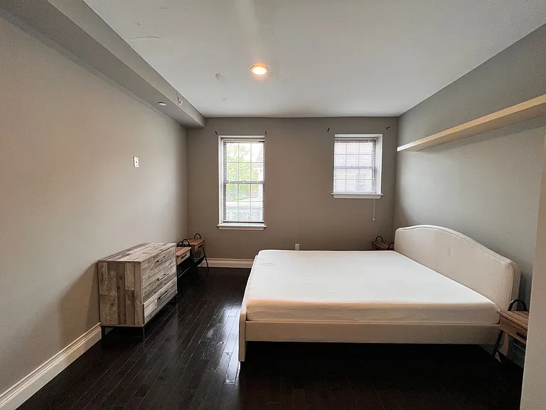315 Whitney Ave — Photo 15