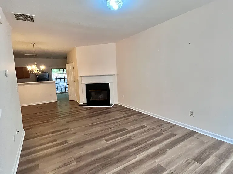 905 Redwood Dr — Photo 6