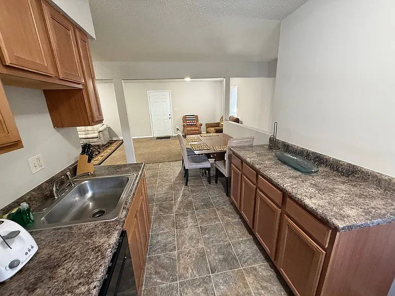 205 Wheaton Ct — Photo 10