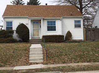 1504 E Pleasant St, Davenport, IA 52803