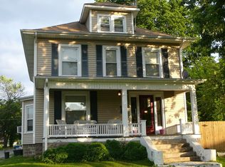 903 W 5th St, Mount Carmel, IL 62863