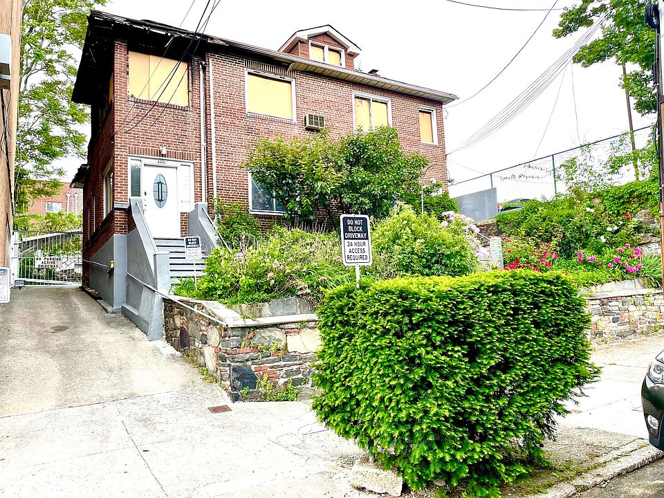 1st image of 3221 Oxford Ave