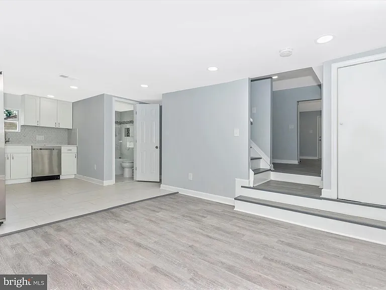 903 Minna Ave — Photo 14