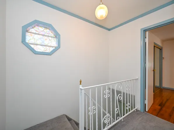 1726 East 52nd Street image 11 of 31