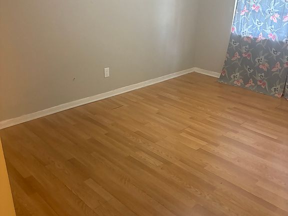 2nd image of 10951 Luana Dr N