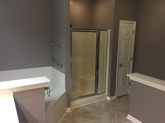 Master Bath with 6' bath tub and stand up shower