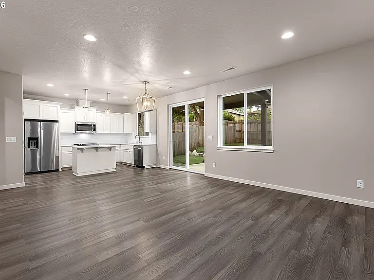 3 bed, 2.5 bath, 1712 sqft, $3,000 — Photo 3