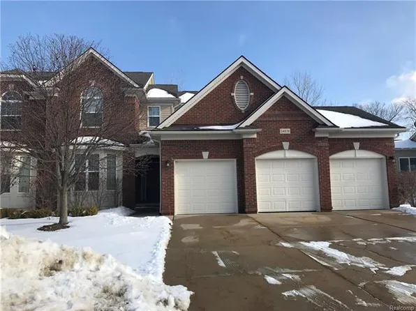 24838 Valleywood Dr #1, South Lyon, MI 48178