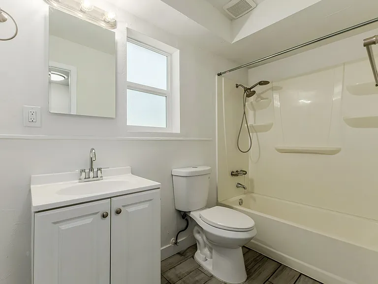 Unit F-Bathroom