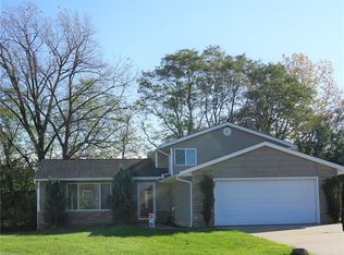 7630 Newcomb Dr, Parma, OH 44129