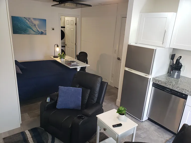 237 S Clementine St #8 — Photo 10