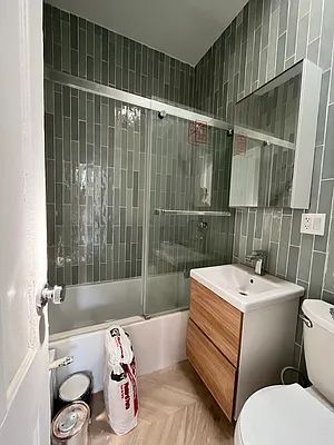 Rented by Dwell Residential Inc | media 9