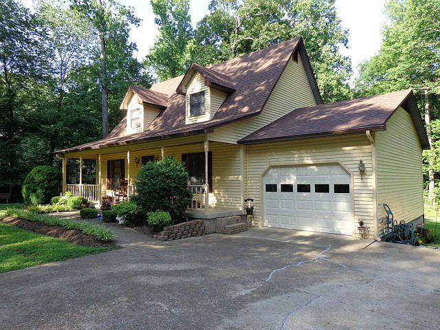 1st image of 645 Clifty Village Ln