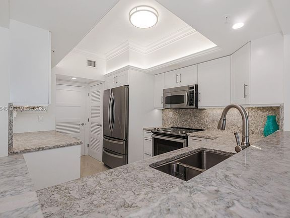 4th image of 3020 NE 32nd Ave APT 1401