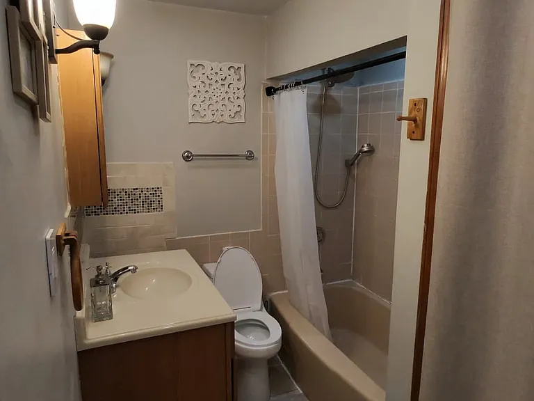 Beautiful bathrooms, designed with modern finishes to provide comfort and style.