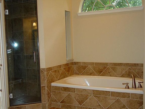 4th image of 1314 Indian Trail Dr