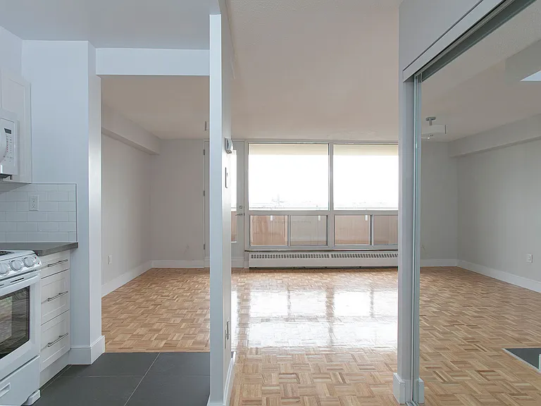 666 Spadina Ave — Photo 6