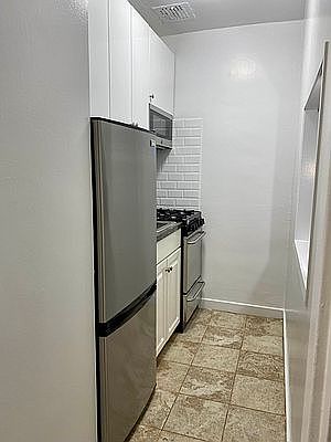 3rd image of 116 E 37th St APT 3B
