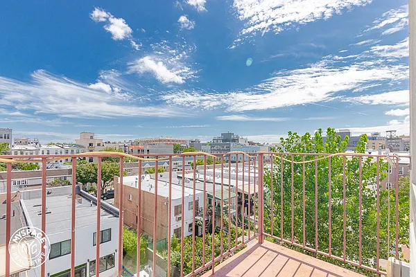 Rented by MySpaceNYC | media 45