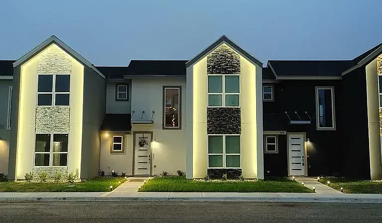 5312 N Crown Point #MAIN — Photo 1