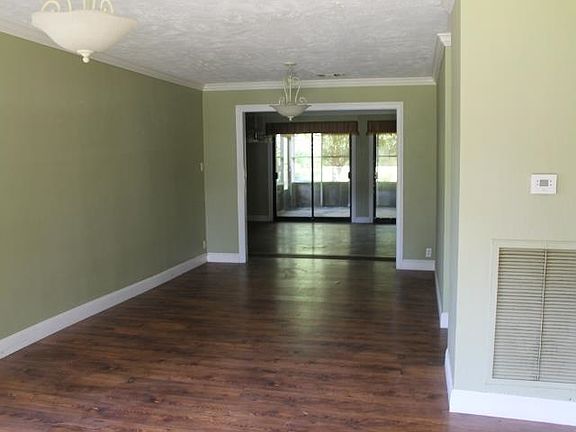 3rd image of 2295 Central Dr