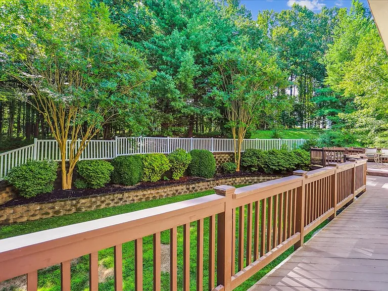8931 Falls Farm Dr — Photo 45